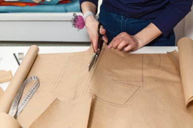 Kağıt kalıpları yapmak iş terzi