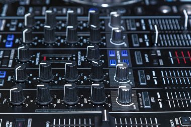 DJ konsolu müzik ile deneyler için