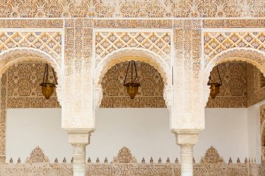 Alhambra, Granada, İspanya İslam Mağribi tarzında kemerler