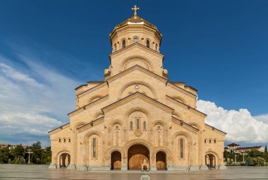 Kutsal Trinity Katedrali, Sameba ana Katedrali Gürcü Ortodoks Kilisesi olarak bilinen Tiflis Gürcistan'ın başkenti Tiflis'te bulunan. Tbilisi Holy Trinity Katedrali.