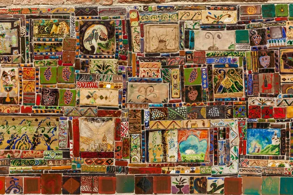 Tiflis, Georgien, das Mosaik an der Wand. — Stockfoto