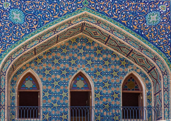 모스크의 새겨진된 파란색 외관 — 스톡 사진