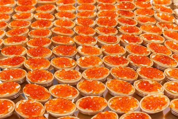 Kaviar im Teller. — Stockfoto