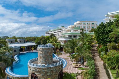 otel havuzunda