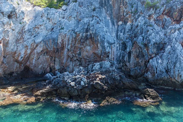 Sziklák és a tenger Alanya — Stock Fotó