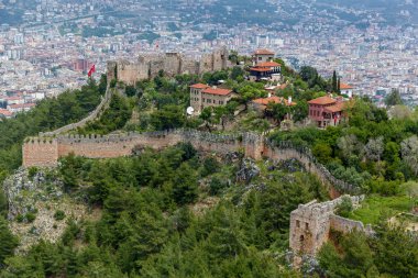 Yaşlı Alanya Kalesi 'nin güzel manzarası