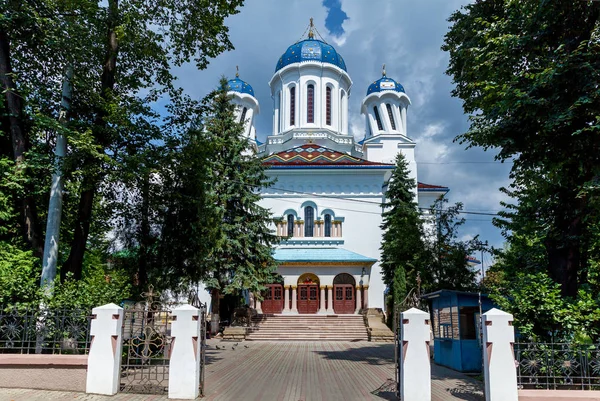 Chernivtsi, Ukrayna 'daki Aziz Nicholas Katedrali — Stok fotoğraf