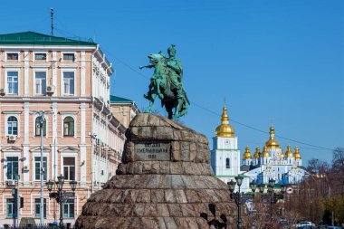 Kyiv 'deki Bohdan Khmelnytsky Anıtı