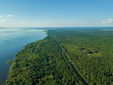 Güzel bir sahil manzarası