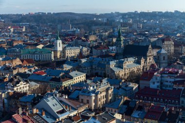 Lviv 'deki renkli geleneksel çatı manzarası çok güzel.