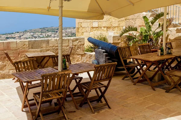 Una terraza abierta de un café — Foto de Stock
