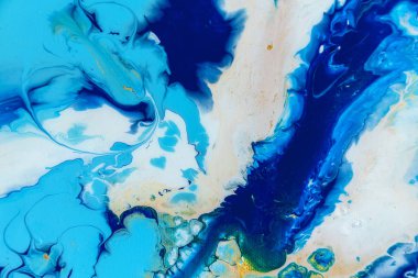 Akrilik el yapımı arka plan mavi ve beyaz renklerde. Soyut renkli doku, duvar kağıdı, tasarım ve yaratıcılık için arka plan. Renkleri karıştırmak, modern sanat. Akışkan sanat.