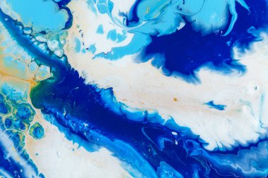 Akrilik el yapımı arka plan mavi ve beyaz renklerde. Soyut renkli doku, duvar kağıdı, tasarım ve yaratıcılık için arka plan. Renkleri karıştırmak, modern sanat. Akışkan sanat.