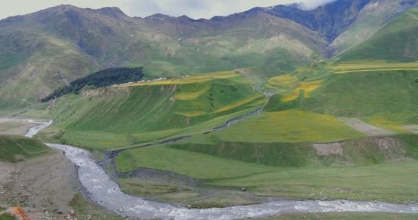 Georgische Militärstraße Wunderschöne Berglandschaft Und Gebirgsflüsse Entlang Der Straße Georgische — Stockvideo