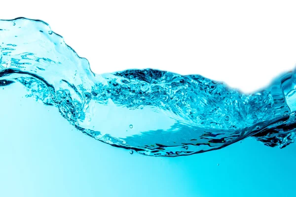 Blaue Wasserwelle mit Blasen Hintergrund isoliert auf der Oberseite — Stockfoto