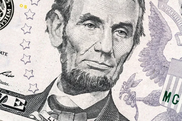 5 dolarlık banknotta Abraham Lincoln 'ün yakın plan portresi.. — Stok fotoğraf