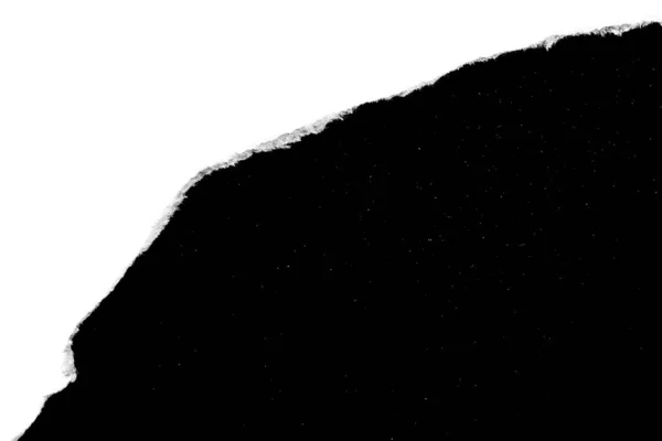 Ett hål i papper med rivna kanter tätt isolerade med en svart bakgrund inuti med färgglada rymdstjärnor i universum. Ett hål i papper med utsikt över universums kosmos. — Stockfoto