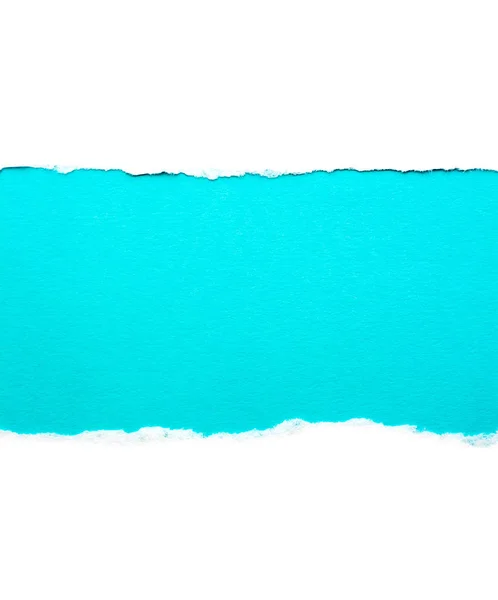 Weißes Papier mit abgerissenen Kanten, isoliert mit hellblauem Papierhintergrund. gute Papierstruktur — Stockfoto