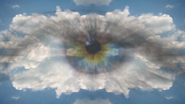 Creatieve Tijd Rondt Video Van Bewegende Wolken Met Reflectie Spiegeleffect — Stockvideo