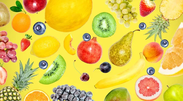 Kreatywne Zdjęcie Wielu Egzotycznych Tropikalnych Jasnych Owoców Żółtym Letnim Tle — Zdjęcie stockowe