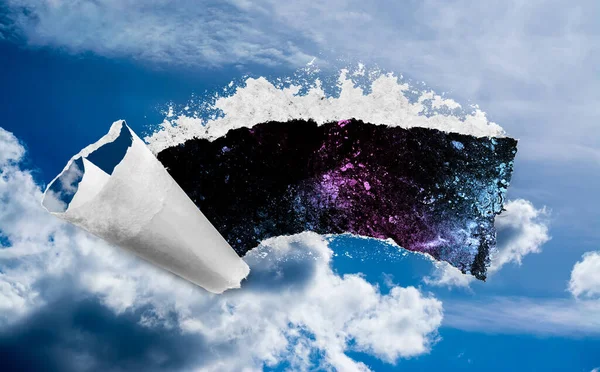 Agujero Cielo Día Con Bordes Rotos Como Sobre Papel Con — Foto de Stock