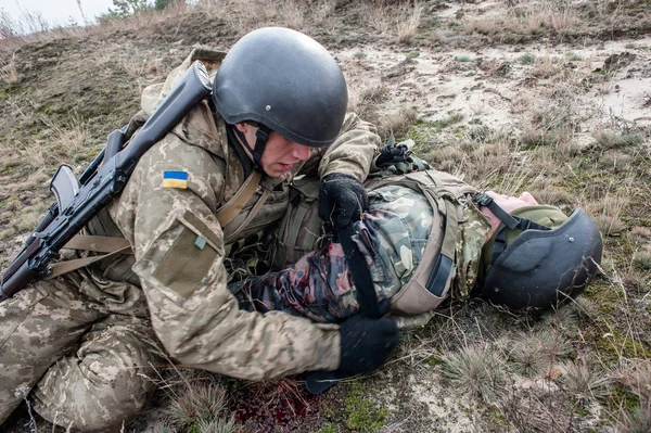 Treinamento médico militar e tático — Fotografia de Stock