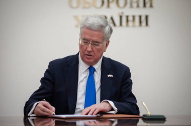 Ukrayna ve İngiltere Savunma Bakanlığı başkanları ortak bildiride savunma işbirliği geliştirme üzerinde oturum.