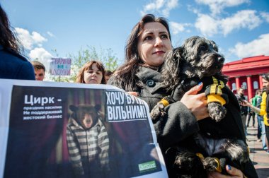 Uluslararası sirk gün. Eylemciler hayvanlar sömürüye karşı protesto etti.