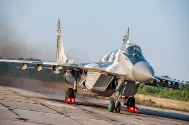Ukraynalı pilotlar hava askeri tatbikatlar tamamlandı