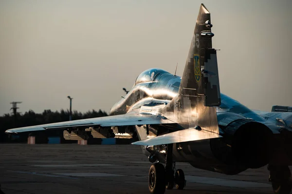 Piloti ucraini completato esercitazioni militari aeree Foto Stock