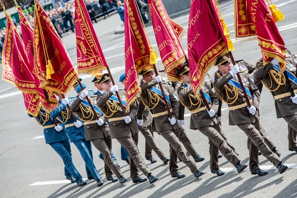 Vojenská přehlídka na den nezávislosti ukrajinské — Stock fotografie