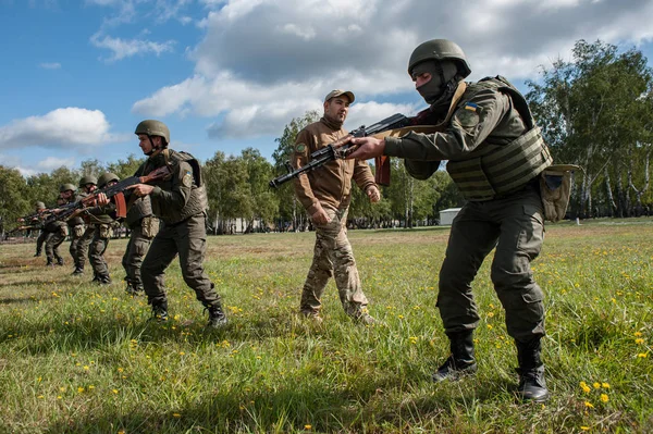 Treinamento militar de reservistas da Guarda Nacional da Ucrânia — Fotografia de Stock