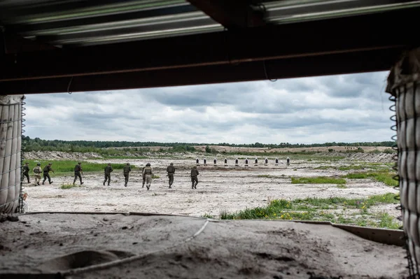 Entrenamiento militar de reservistas de la Guardia Nacional de Ucrania — Foto de Stock