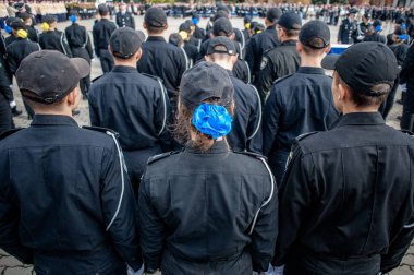 13 Ekim 2017. Kiev, Ukrayna. Öğrenciler iç işlerine Ulusal Akademisi ve polis memuru yemin.