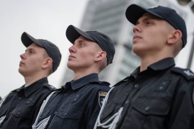 13 Ekim 2017. Kiev, Ukrayna. Öğrenciler iç işlerine Ulusal Akademisi ve polis memuru yemin.