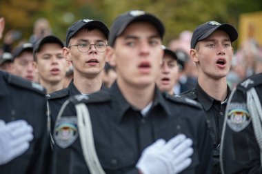 13 Ekim 2017. Kiev, Ukrayna. Öğrenciler iç işlerine Ulusal Akademisi ve polis memuru yemin.