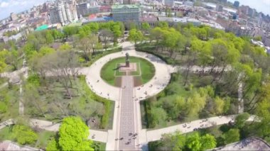 Şehir Parkı hava görünümünü. Açık havada. Manzara Kiev. Bahar sahne.