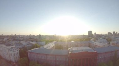 Güzel gün batımı sırasında hava görünümünü Kiev. Kiev manzaralar.