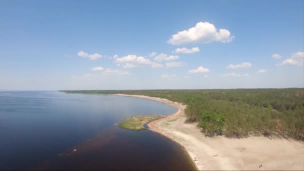 Légifelvételek Kiev Tározó Gyönyörű Táj Repülés Alatt Erdő Beach — Stock videók