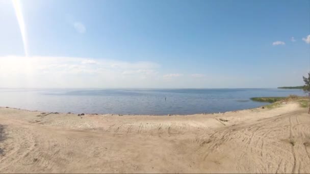 Vue aérienne du réservoir de Kiev. Beau paysage . 