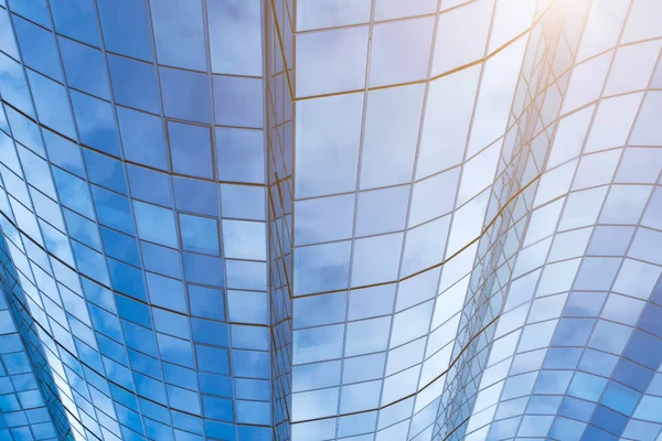 cam ve çelik. Modern bina fotoğrafı.