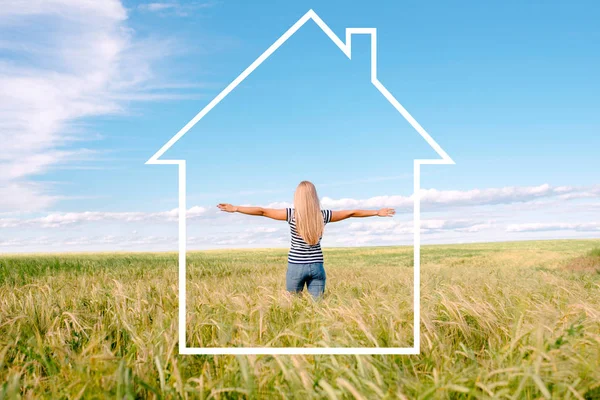 The person in a lodge against the background of the nature — Stock Photo, Image