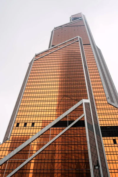 美しいモダンな商業建築摩天楼 — ストック写真