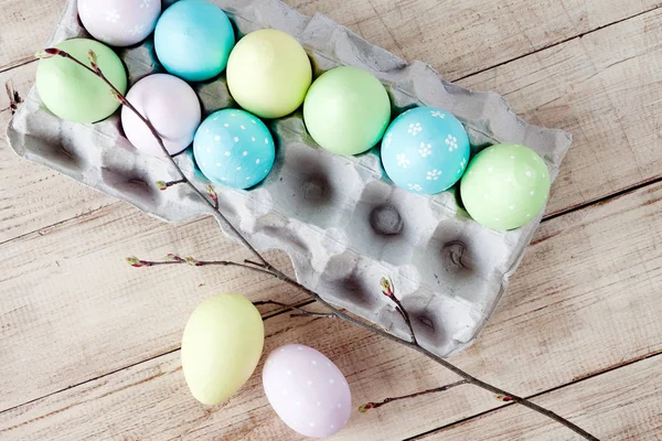 Borde Rústico Pascua Sobre Fondo Madera Con Huevos Color Amarillo — Foto de Stock