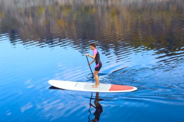 Paddle kurulu kadın paddleboarding kadar stand sup