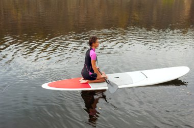 Paddle kurulu kadın paddleboarding kadar stand sup