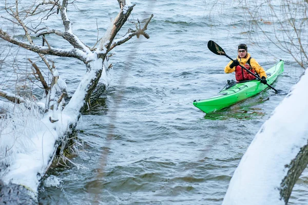 Kayak de invierno en el río en Ucrania 27 —  Fotos de Stock