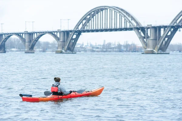 Kayak de invierno en el río en Ucrania 30 —  Fotos de Stock