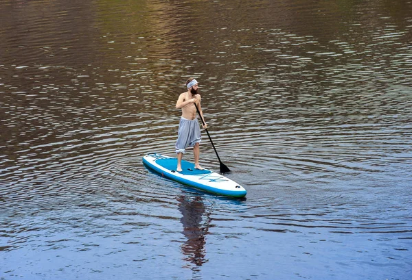 SUP Bearded man yoga meditation 07 — Stock Photo, Image