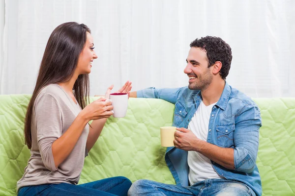 Pareja en casa — Foto de Stock